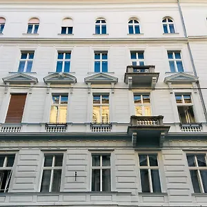 Eclectic Luxury & Spacious 2br Ac In Center Apartment