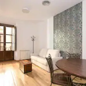 https://holiday-gran-via-1.es-andalucia.com