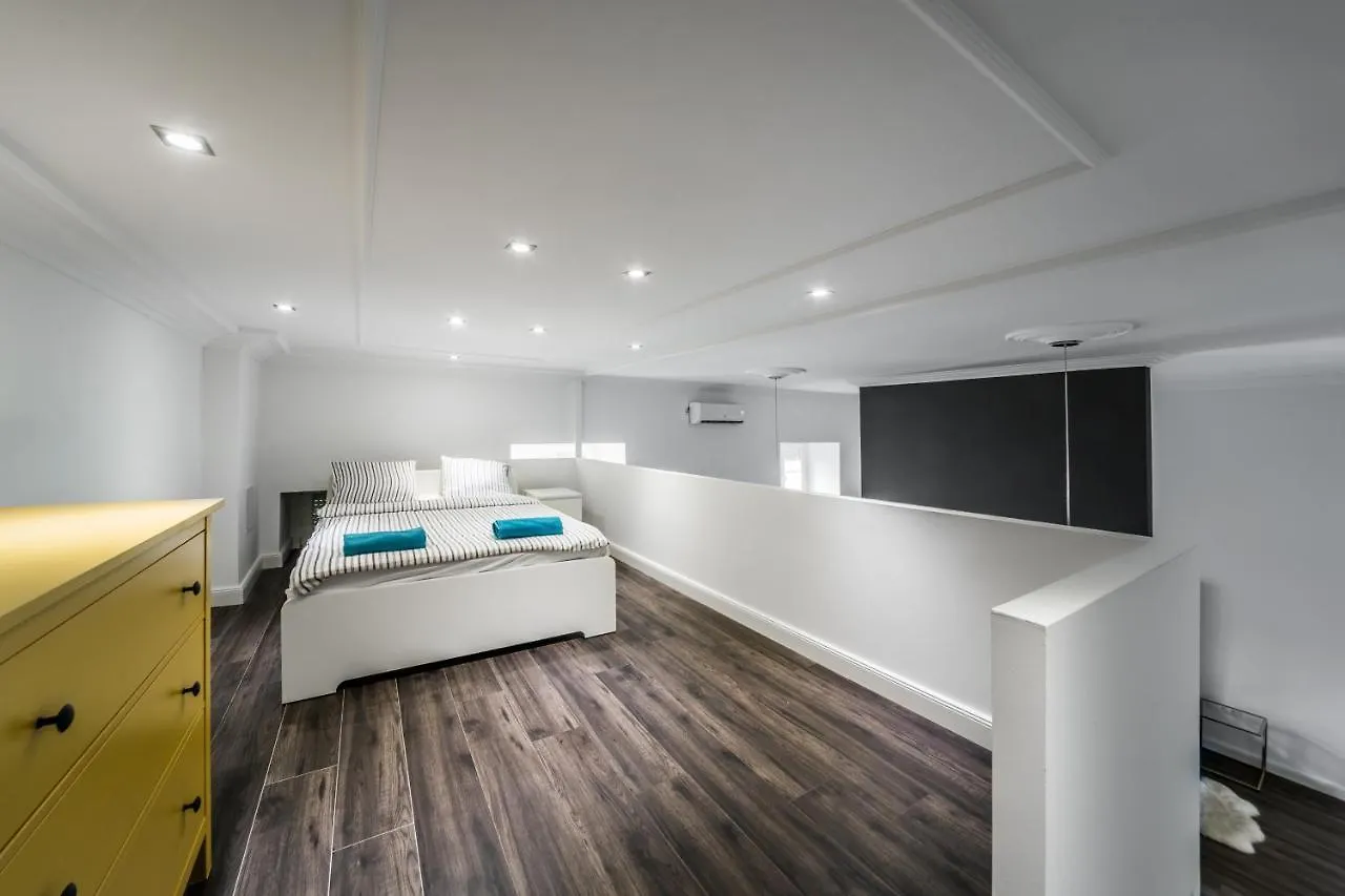 Kiraly 28-1 Entire Aircon Center Apartment Budapest