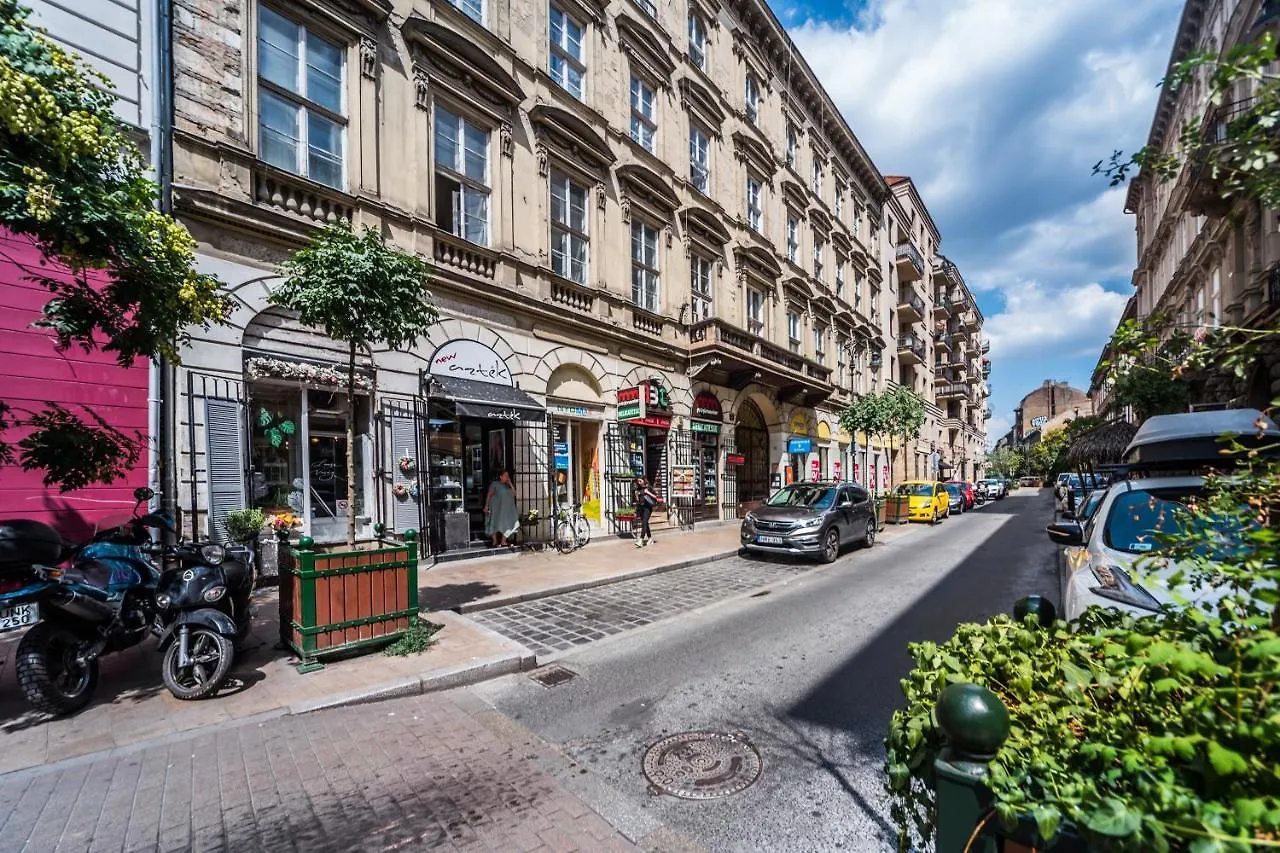 Kiraly 28-1 Entire Aircon Center Apartment Budapest 0*,  Hungary